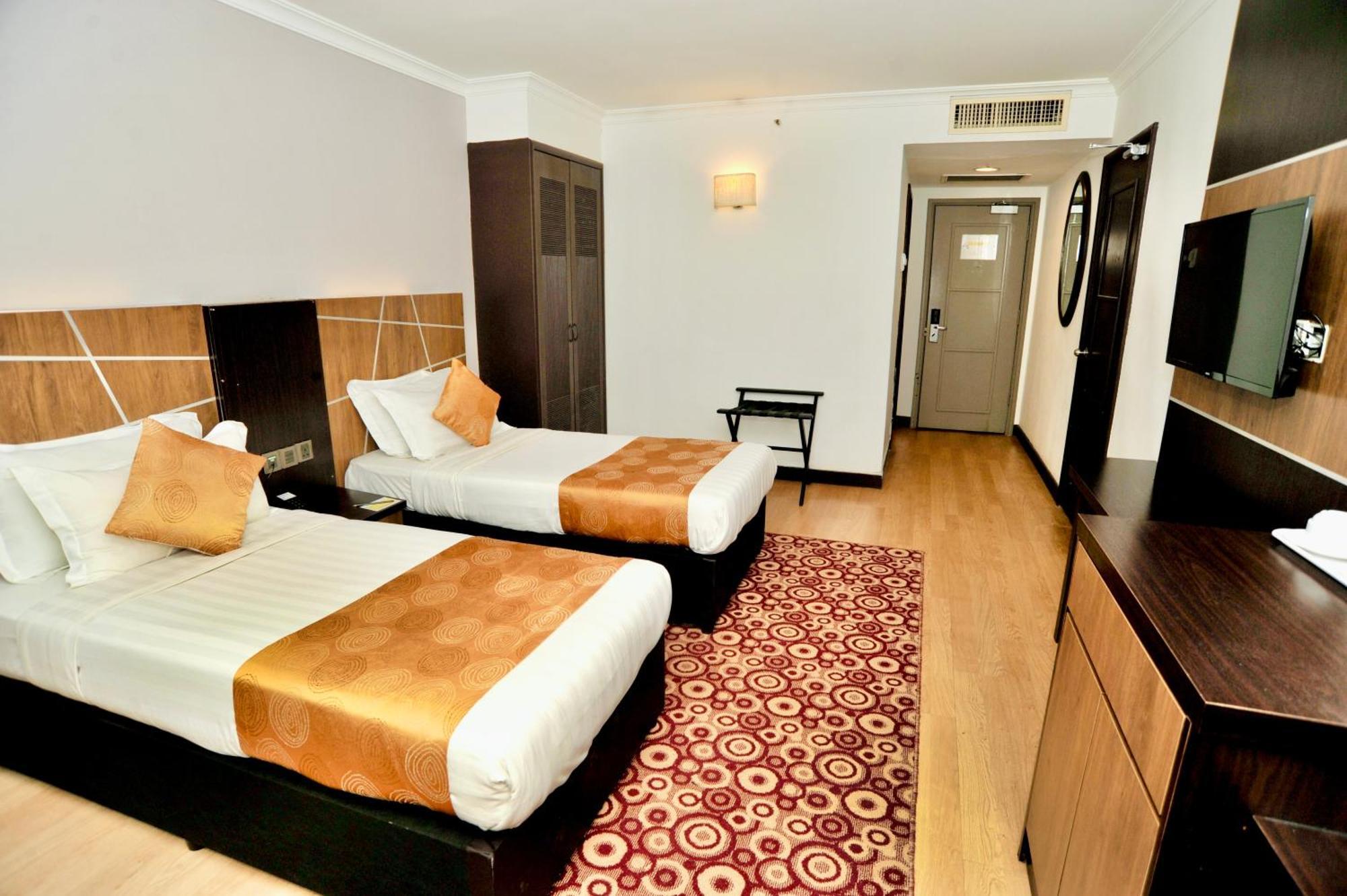 Regalpark Hotel Kuala Lumpur Extérieur photo