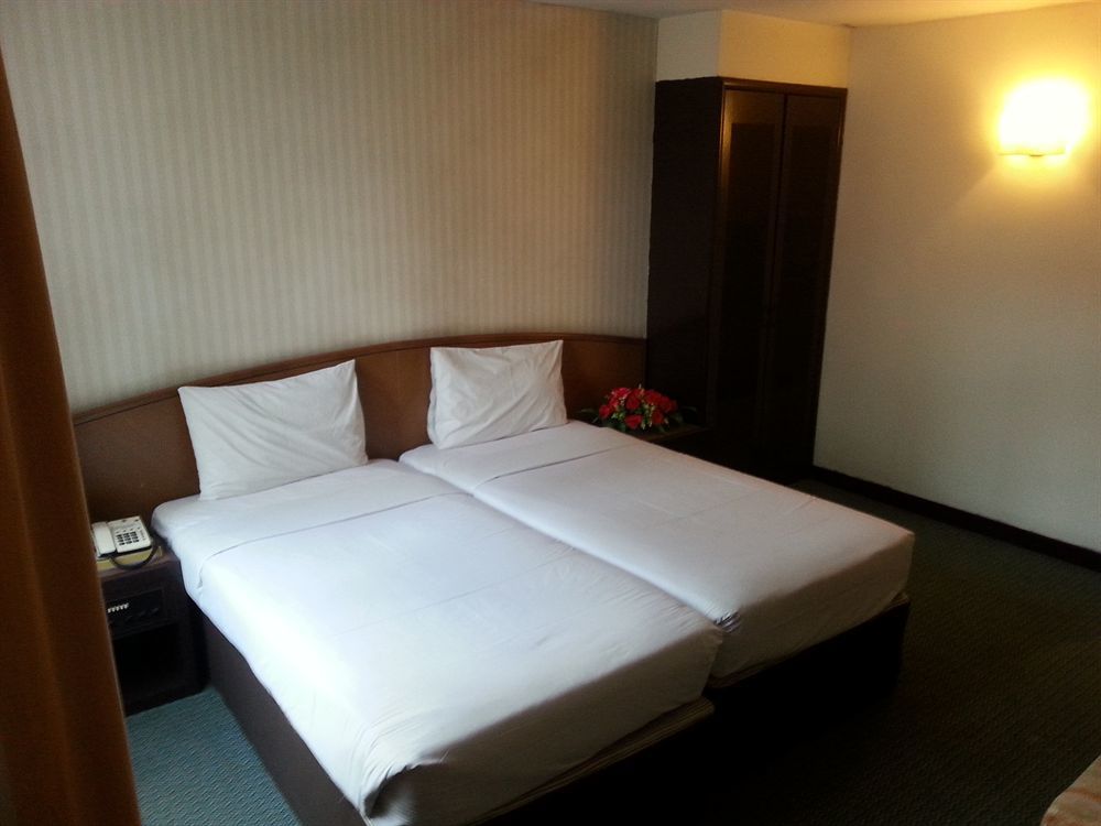 Regalpark Hotel Kuala Lumpur Extérieur photo